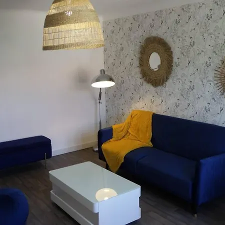 Spacieux Au Pied De La Cite Medievale *