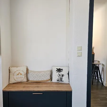 Apartment Spacieux Au Pied De La Cite Medievale *