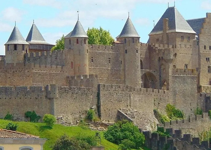Spacieux Au Pied De La Cité Médiévale Appartamento