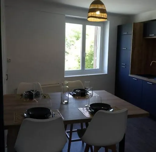 Spacieux Au Pied De La Cite Medievale