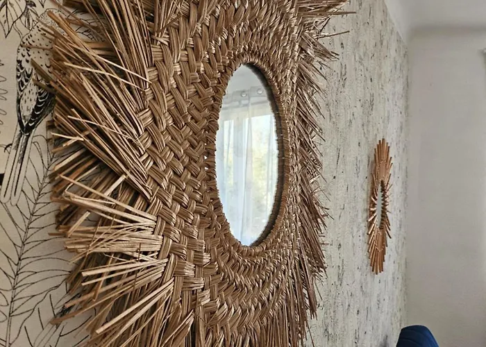 Spacieux Au Pied De La Cite Medievale Apartament